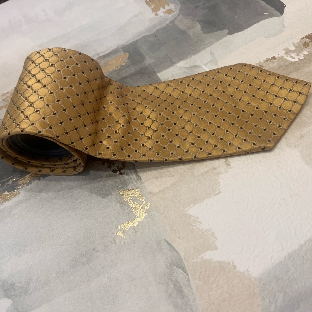Tommy Hilfiger Gold Geometric Silk Tie​